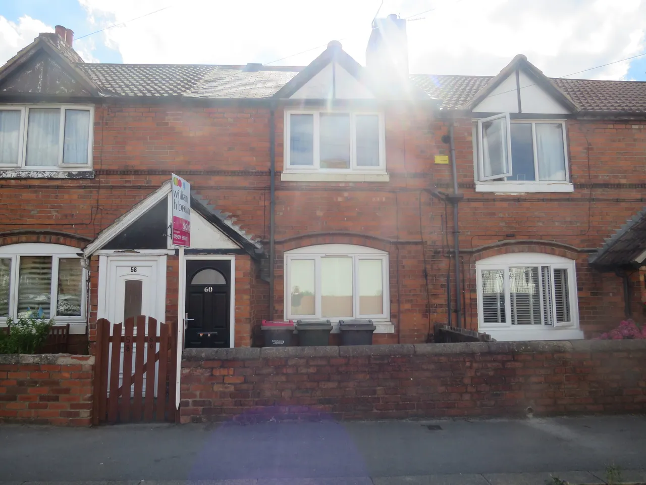 2 bed property to rent, Victoria Street, S25