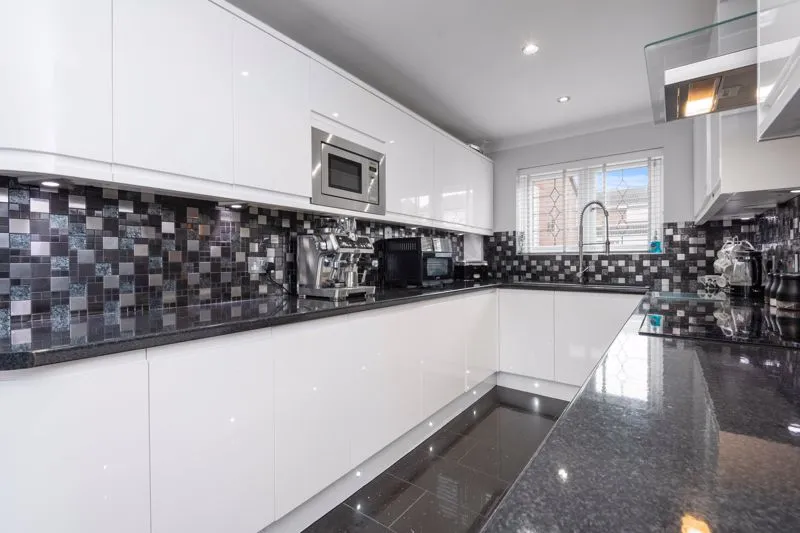 Buckingham Drive, Luton LU2 9RA, photo 7