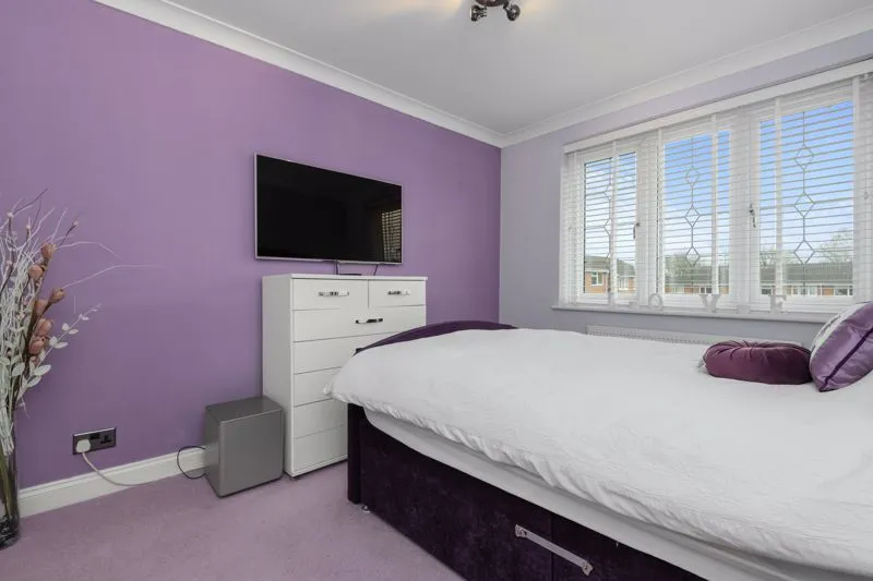 Buckingham Drive, Luton LU2 9RA, photo 12