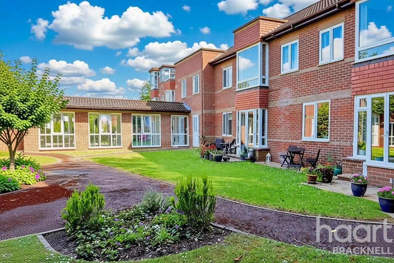 New Road, Crowthorne, RG45, photo 3