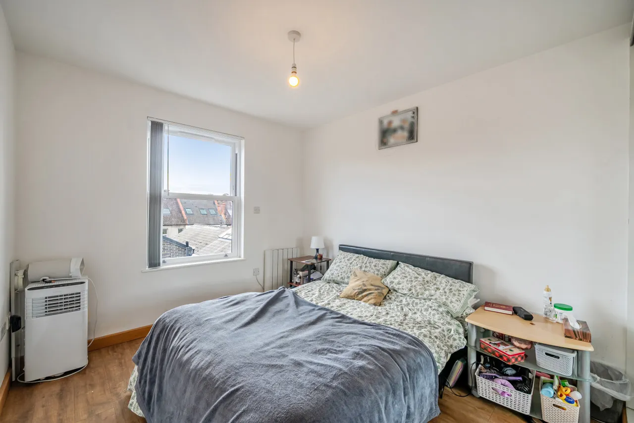 Garratt Lane, London, SW17, photo 7