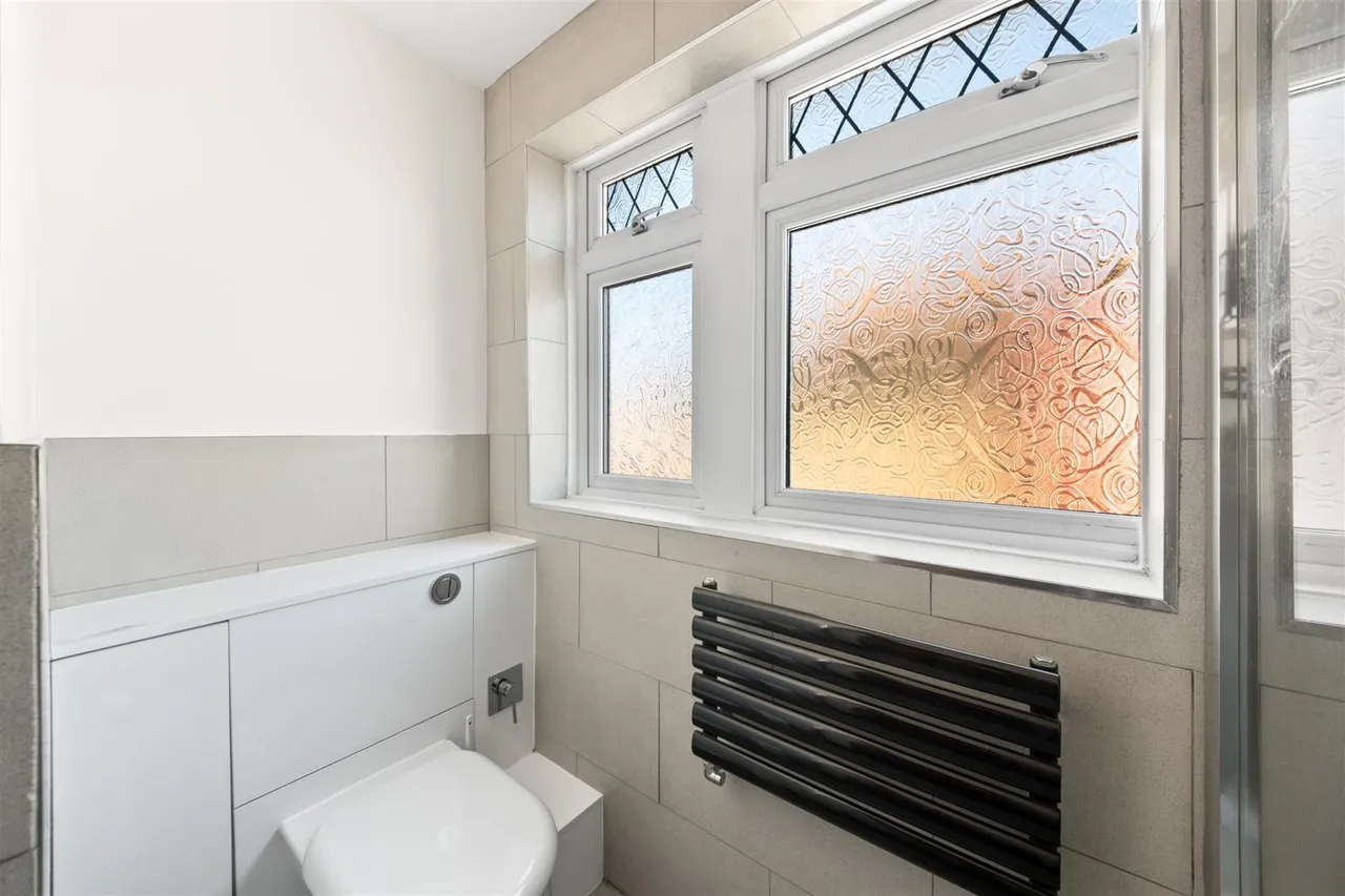 Greencroft Road, Heston, photo 13