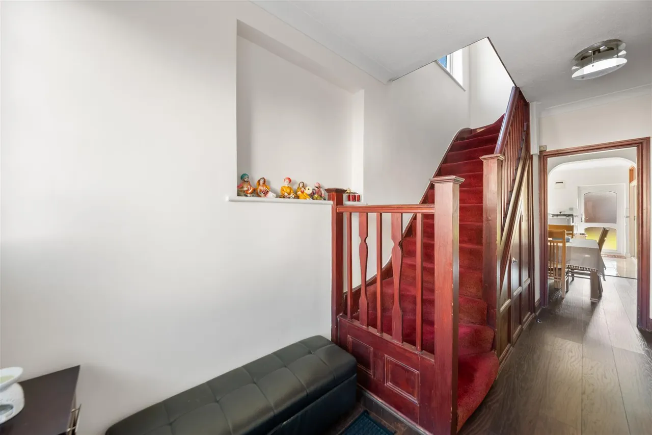 Greencroft Road, Heston, photo 6