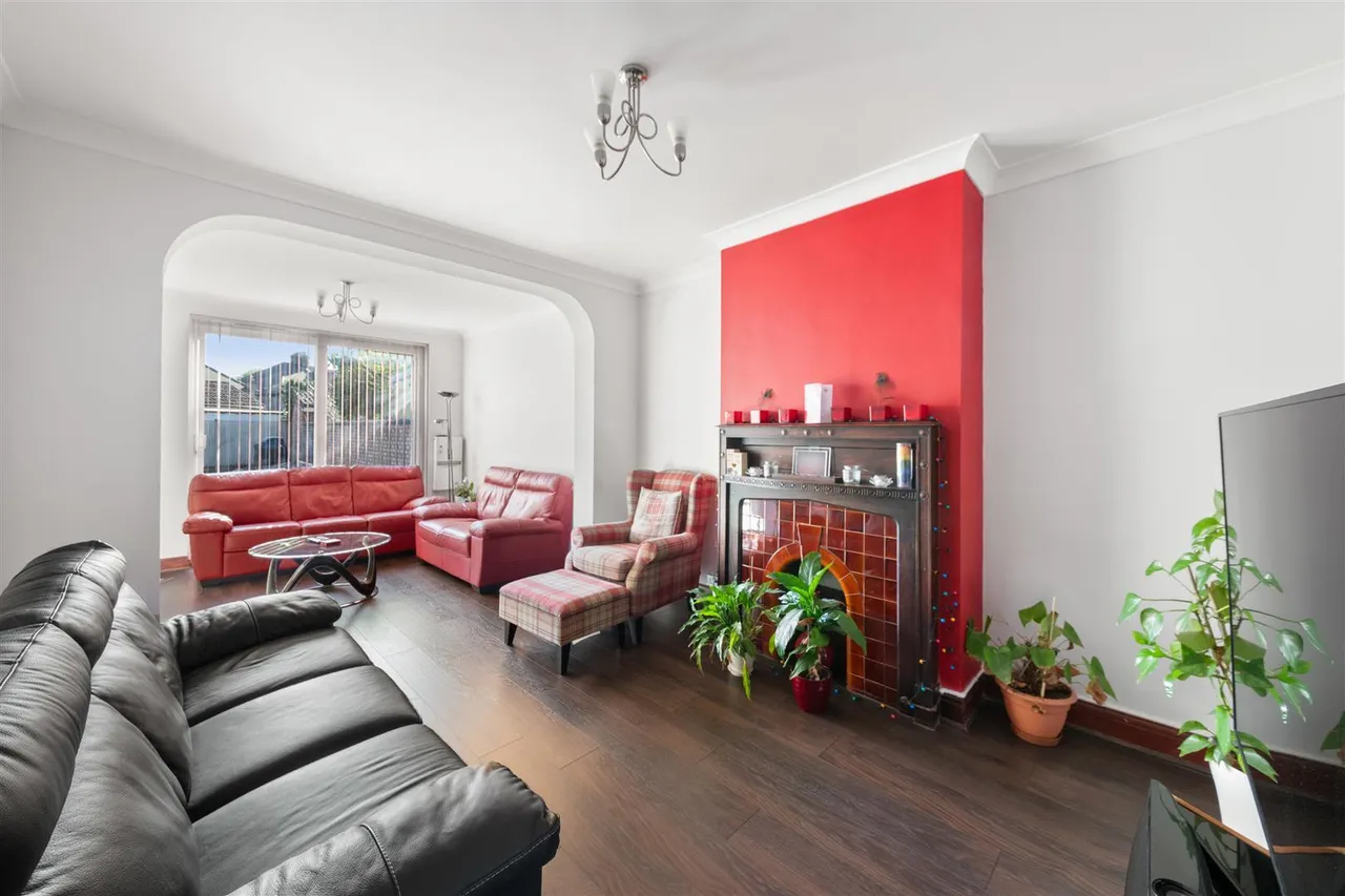 Greencroft Road, Heston, photo 2