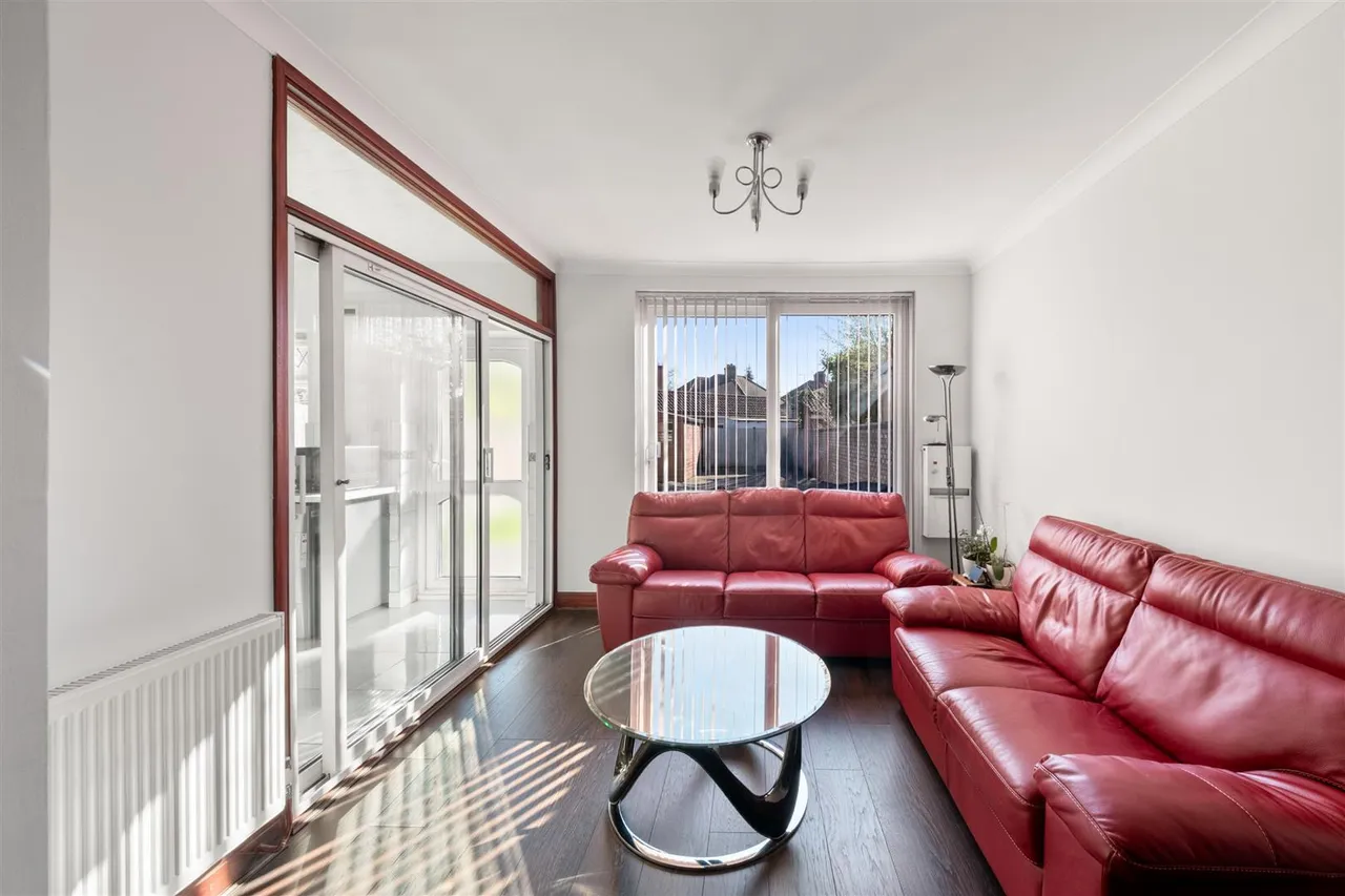 Greencroft Road, Heston, photo 5
