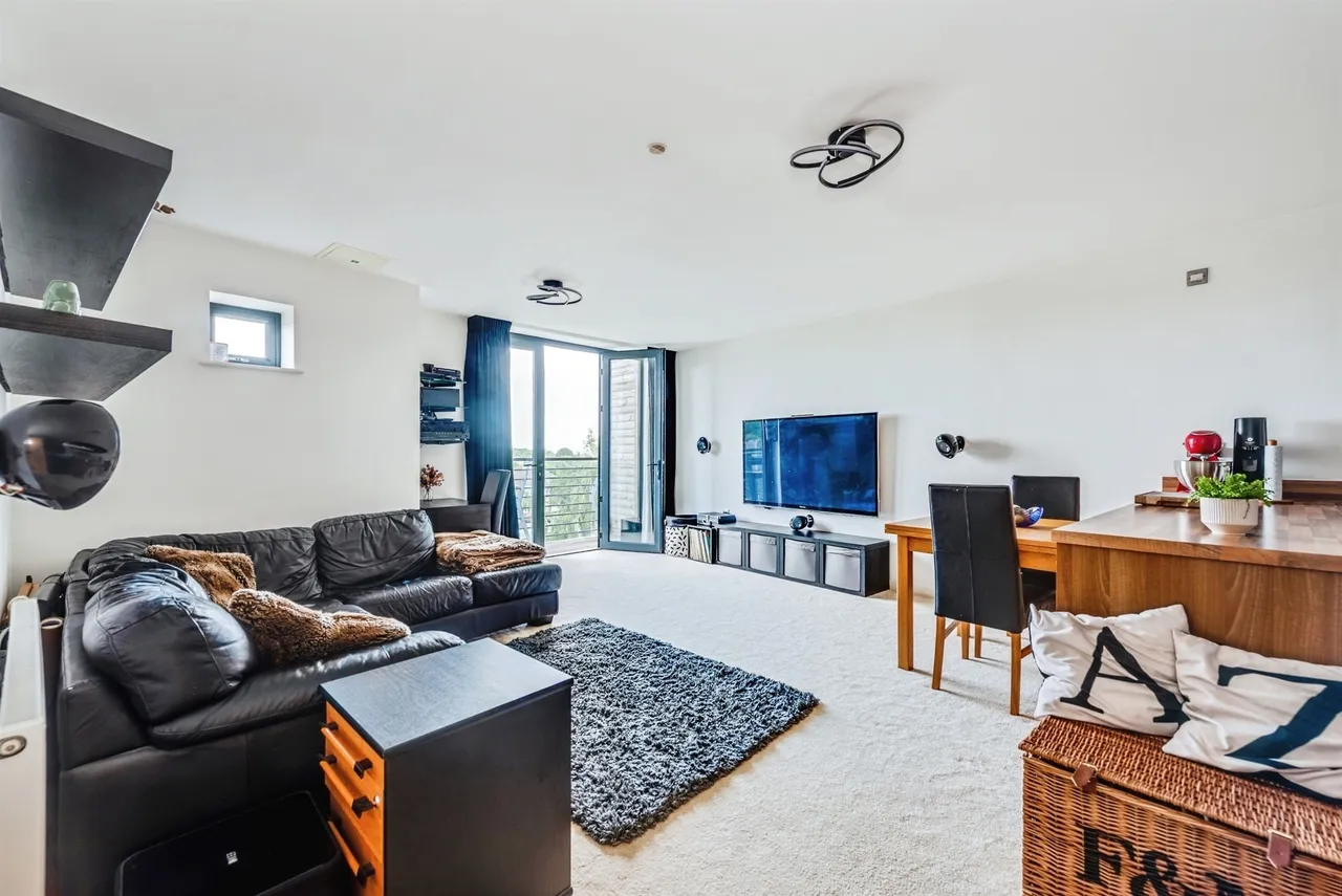 2 bed flat for sale, Tunnicliffe Close, Swindon, SN3