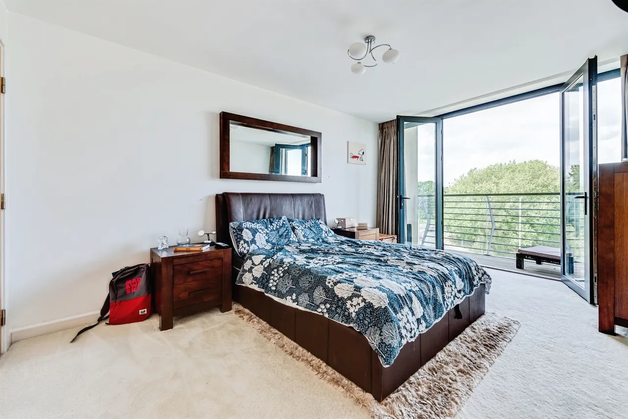 Tunnicliffe Close, Swindon, SN3, photo 12