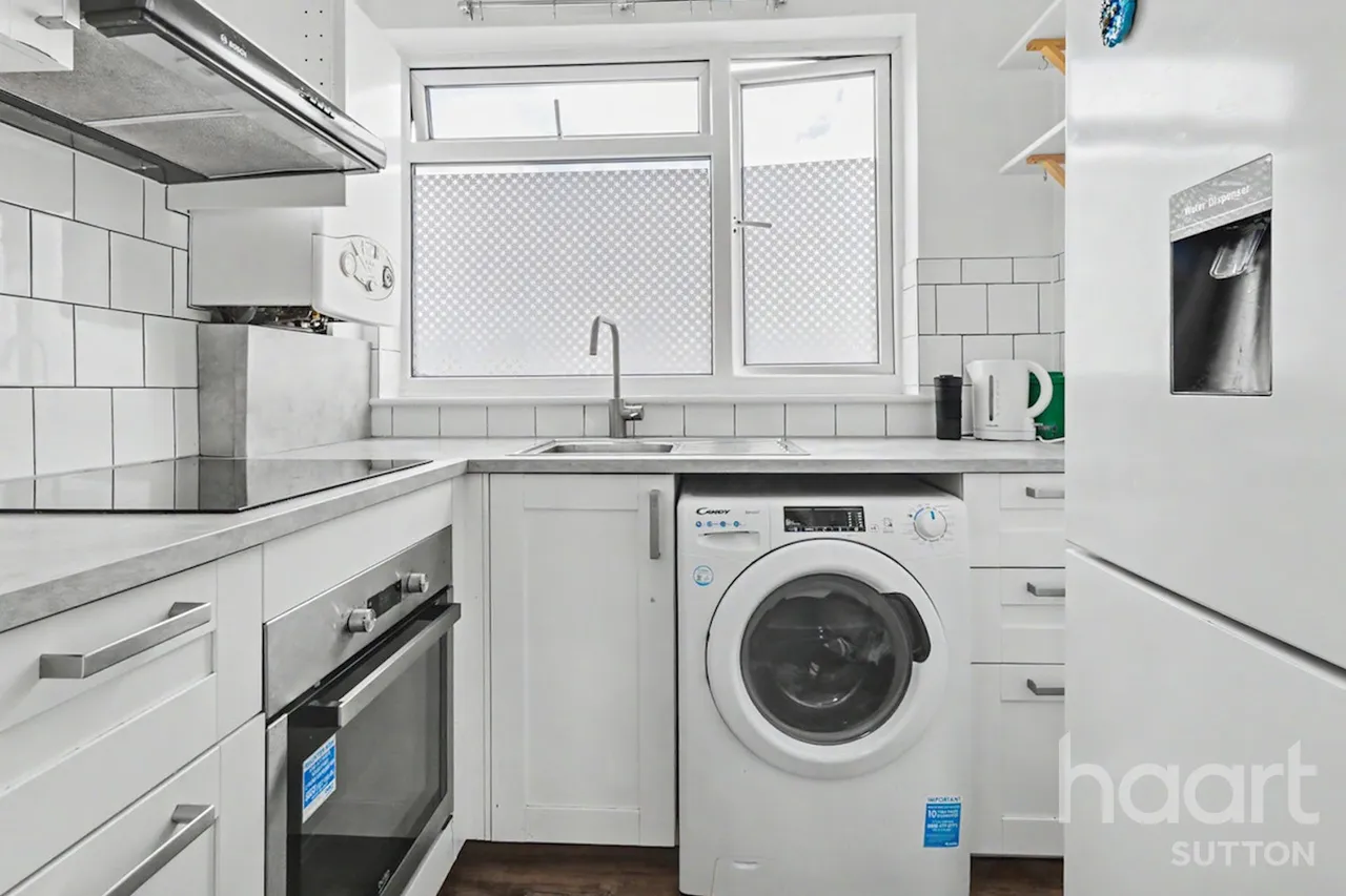 Wrythe Lane, Carshalton, SM5, photo 4