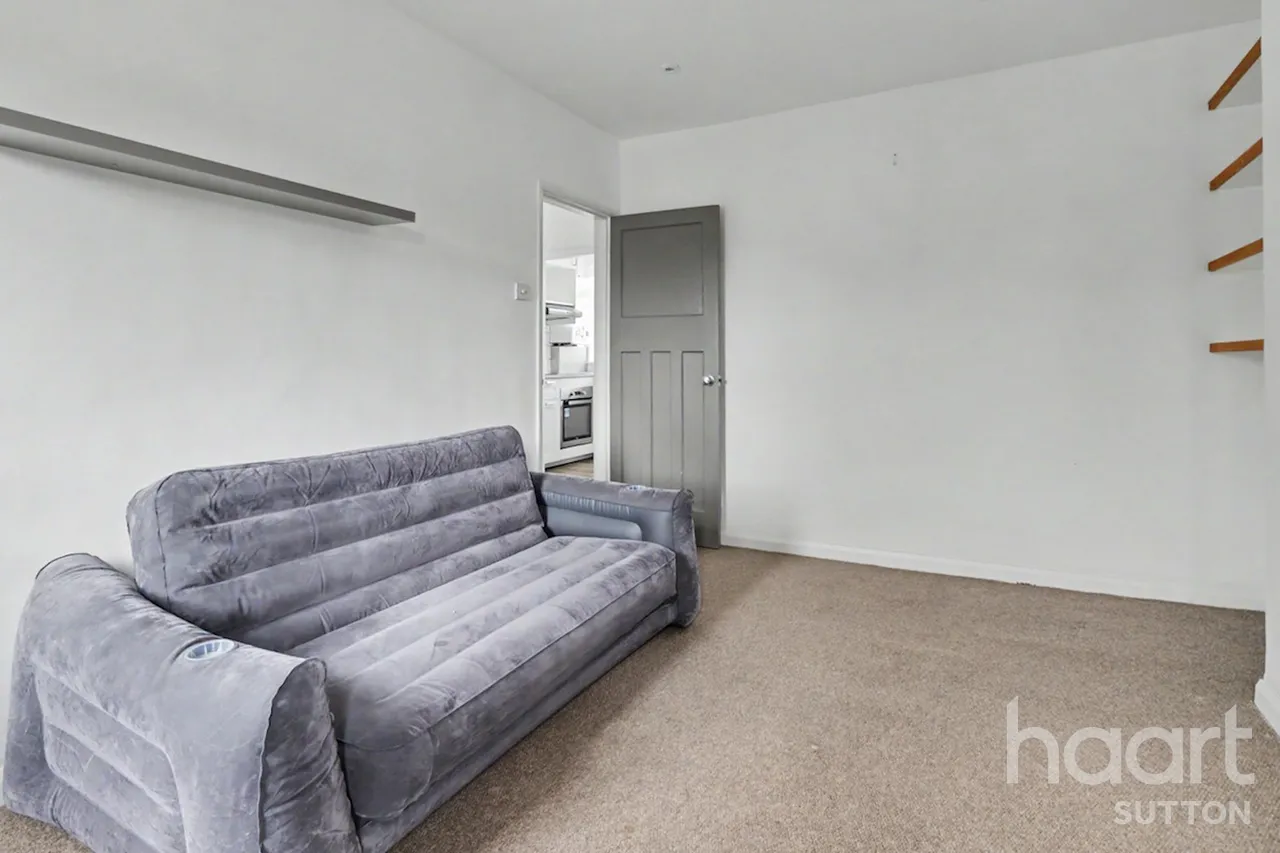 Wrythe Lane, Carshalton, SM5, photo 7