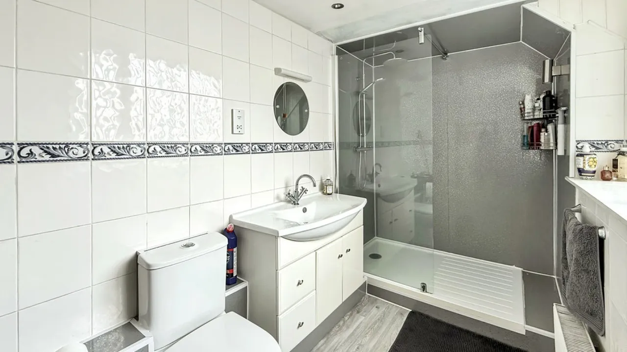 Sutton End, Crockerton, BA12, photo 13