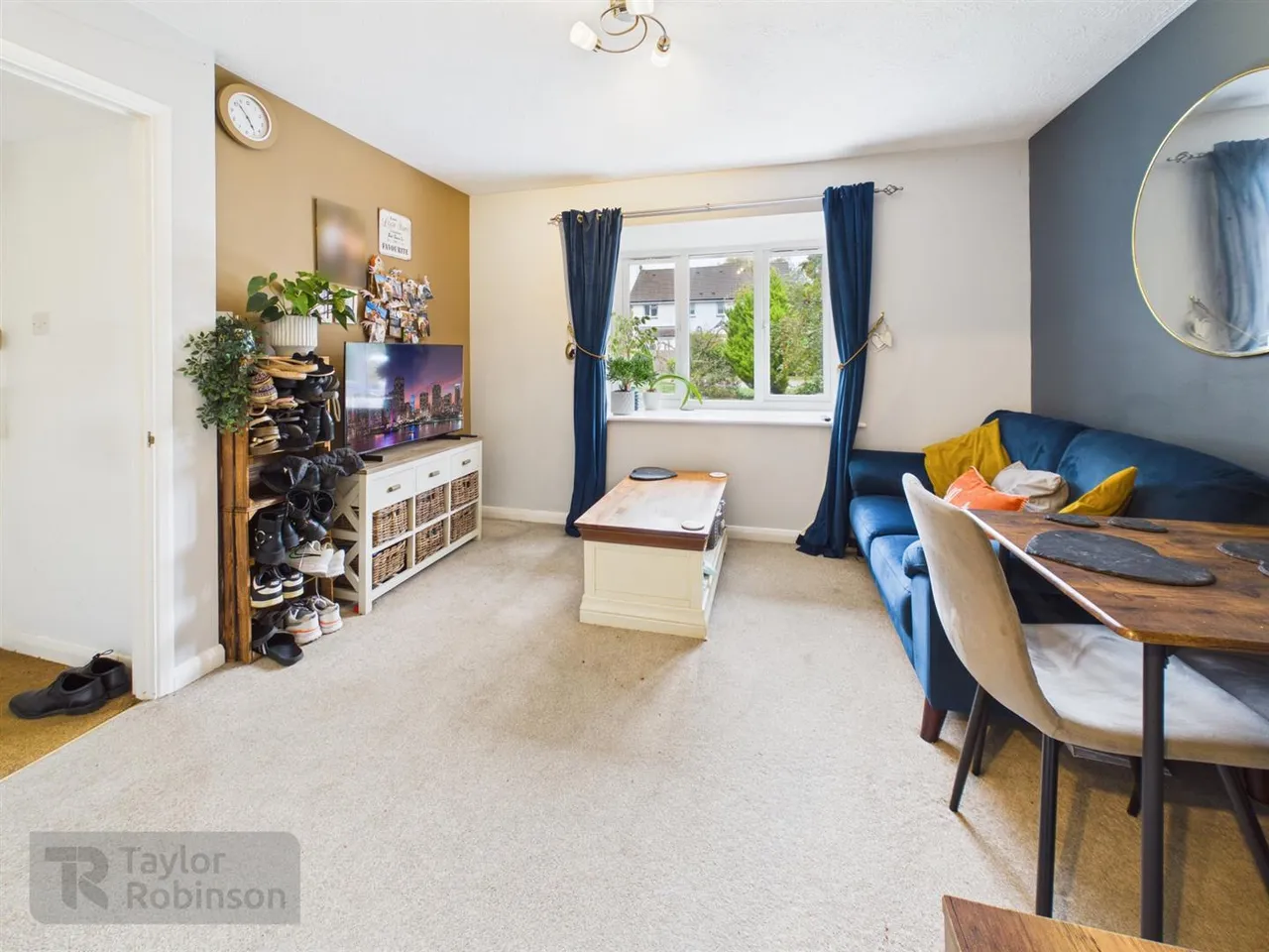 Fenchurch Road, Maidenbower, RH10, photo 4