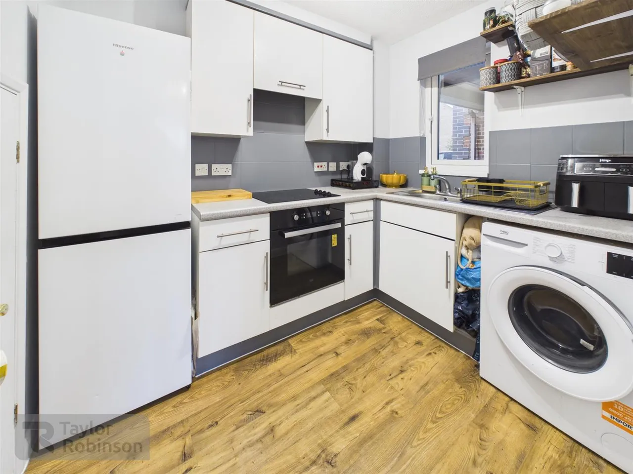 Fenchurch Road, Maidenbower, RH10, photo 2