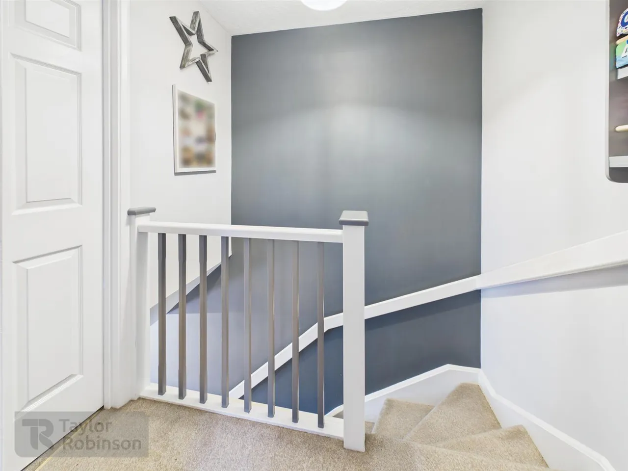 Fenchurch Road, Maidenbower, RH10, photo 5