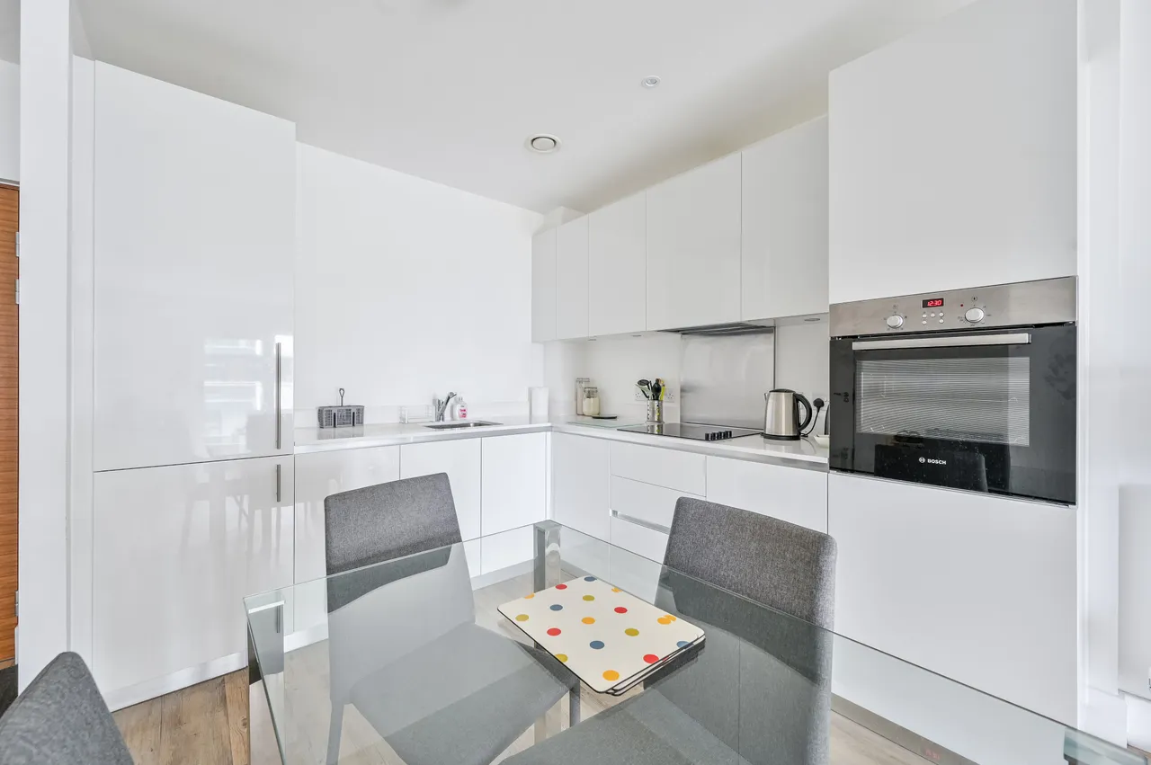 58 Compton House, 7 Victory Parade, Plumstead Road, London, photo 2