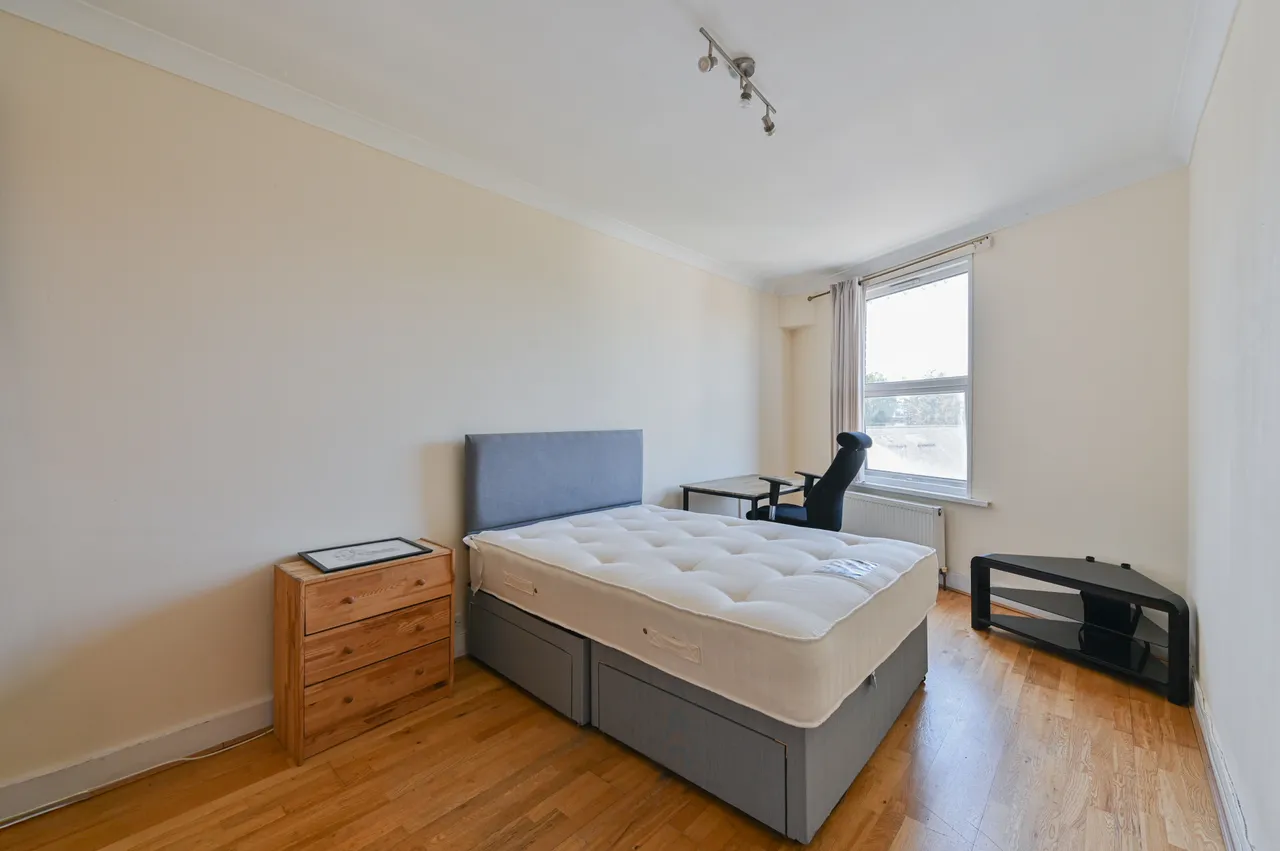 393 Durnsford Road, London, photo 5