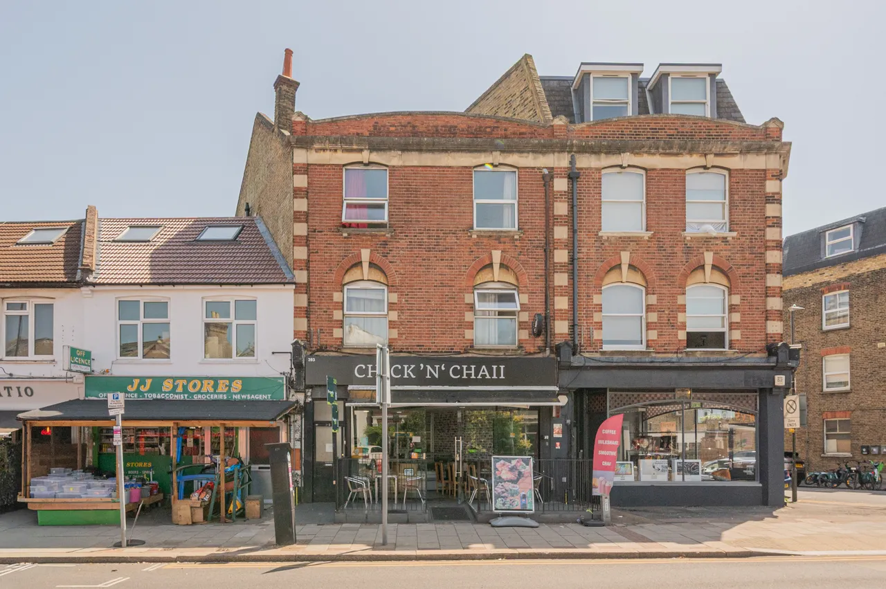 393 Durnsford Road, London, photo 8