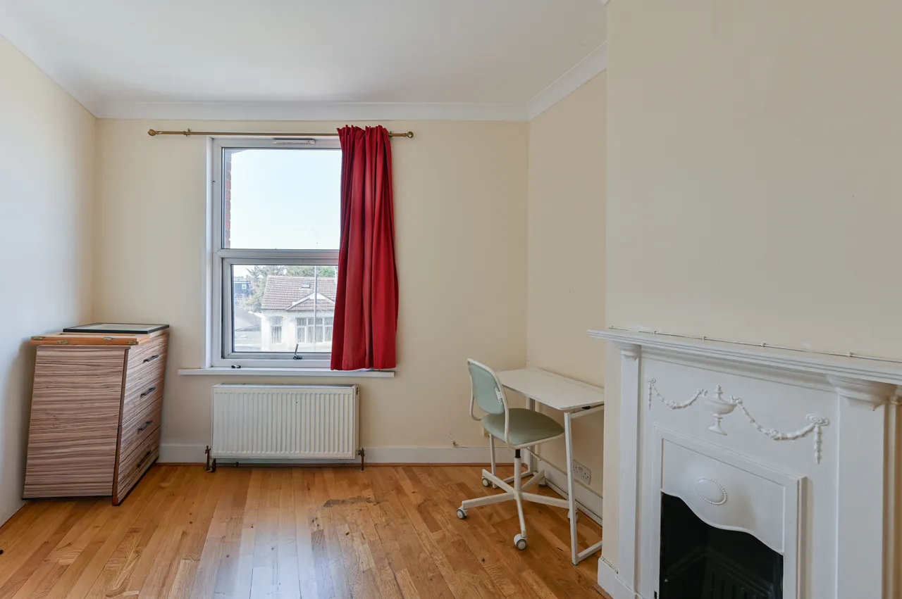 393 Durnsford Road, London, photo 4