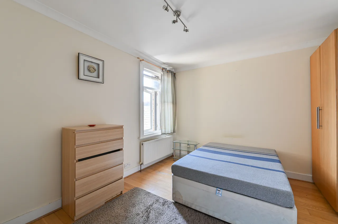 393 Durnsford Road, London, photo 6