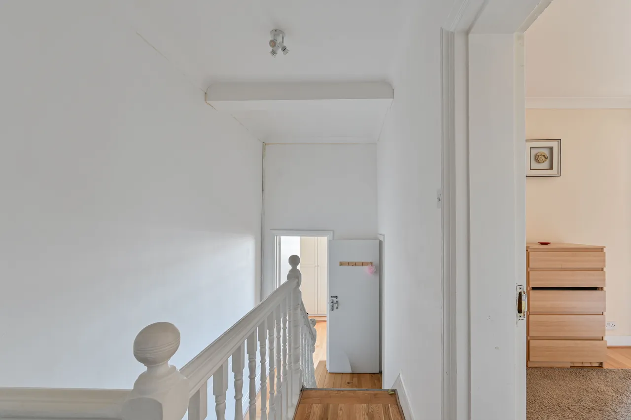 393 Durnsford Road, London, photo 10