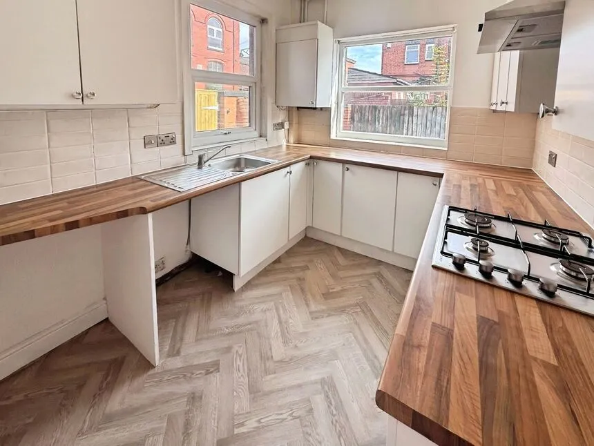 Memorial Road, Worsley, M28, photo 4