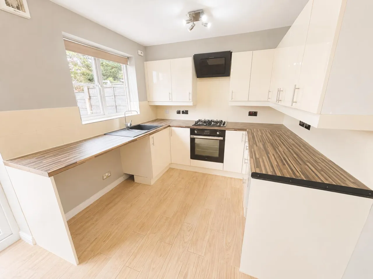 Elsworth Close, Radcliffe, Manchester, M26 1UJ, photo 6
