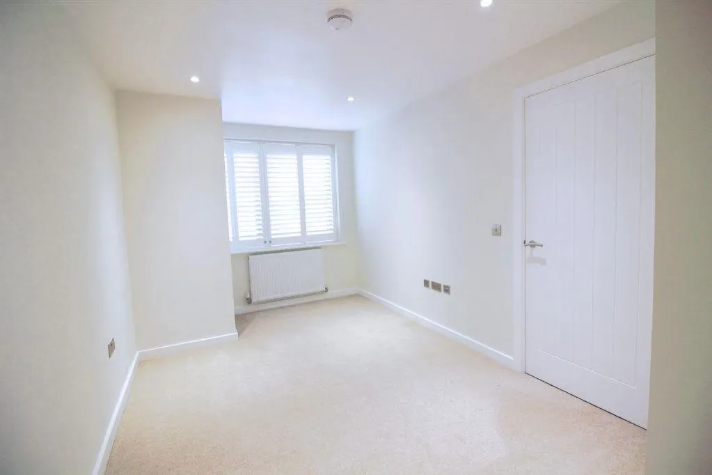 North Street, Horsham, West Sussex RH13 5TU, photo 7