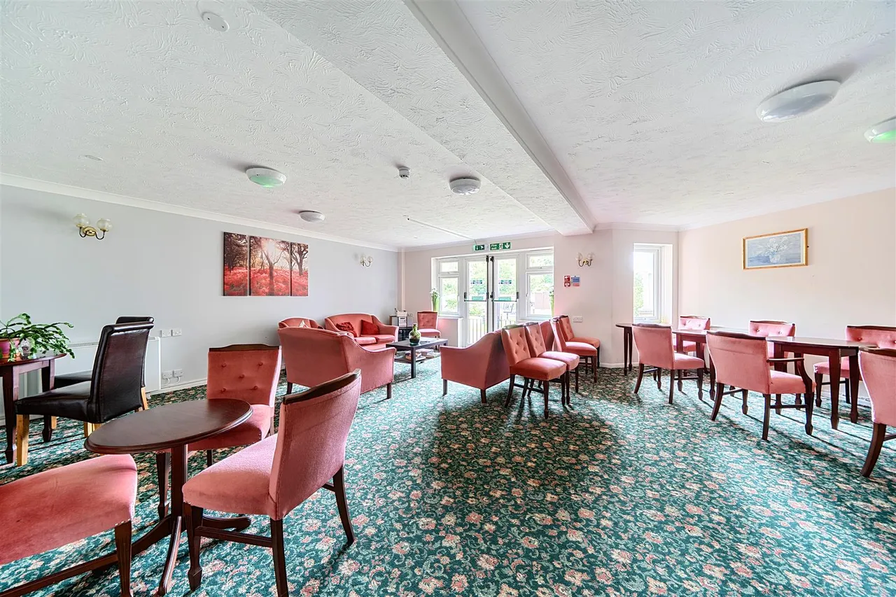 Furzehill Road, Borehamwood, WD6, photo 12