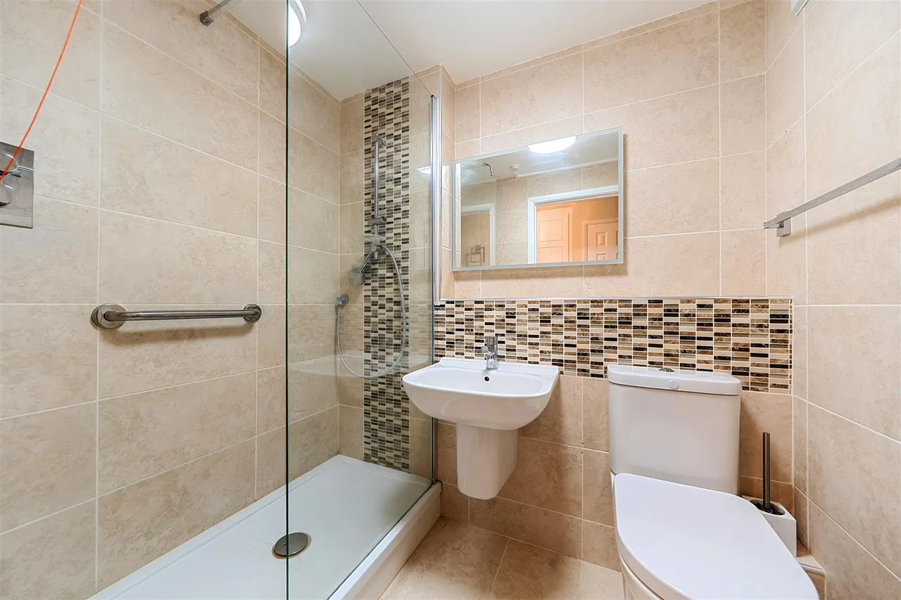 Furzehill Road, Borehamwood, WD6, photo 7