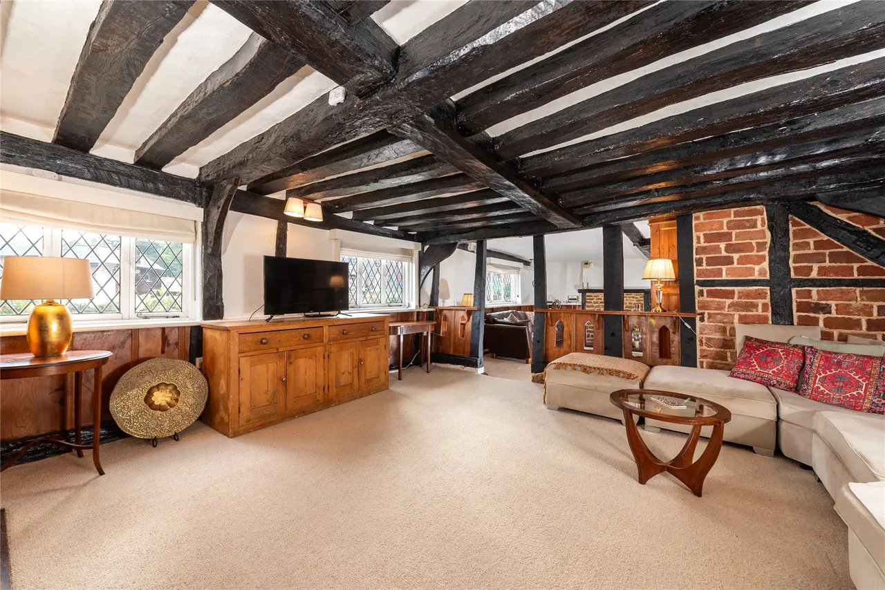 The Square, Aspley Guise, MK17, photo 3