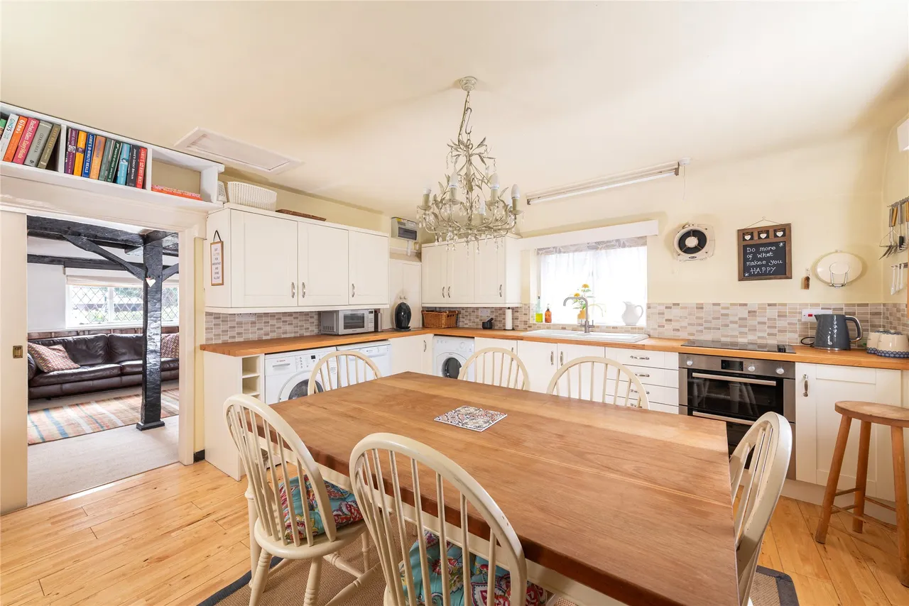 The Square, Aspley Guise, MK17, photo 7