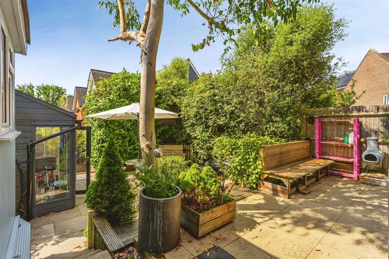 Goldfinch Road, Burgess Hill, RH15, photo 13