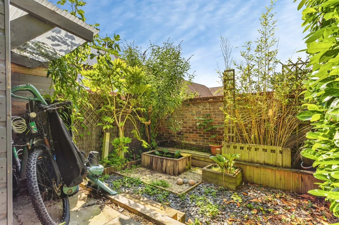 Goldfinch Road, Burgess Hill, RH15, photo 16