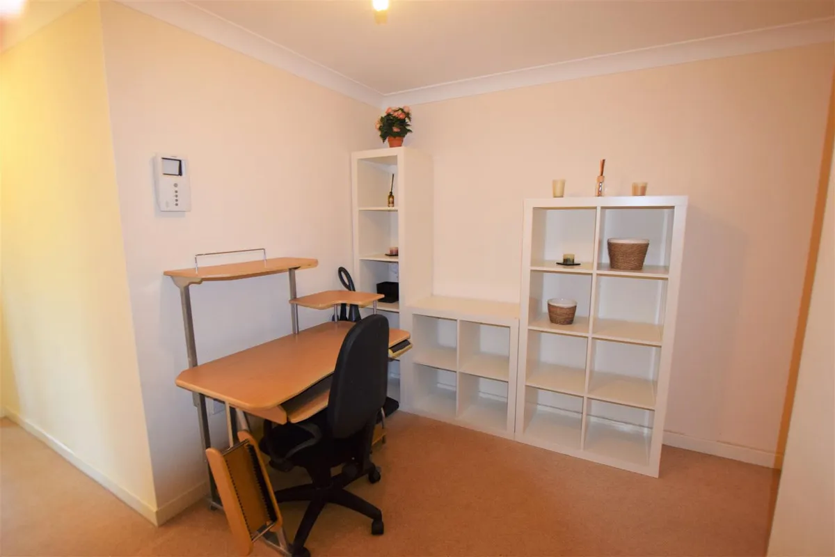 Quayside Drive, Colchester, Essex, CO2 8GQ, photo 6