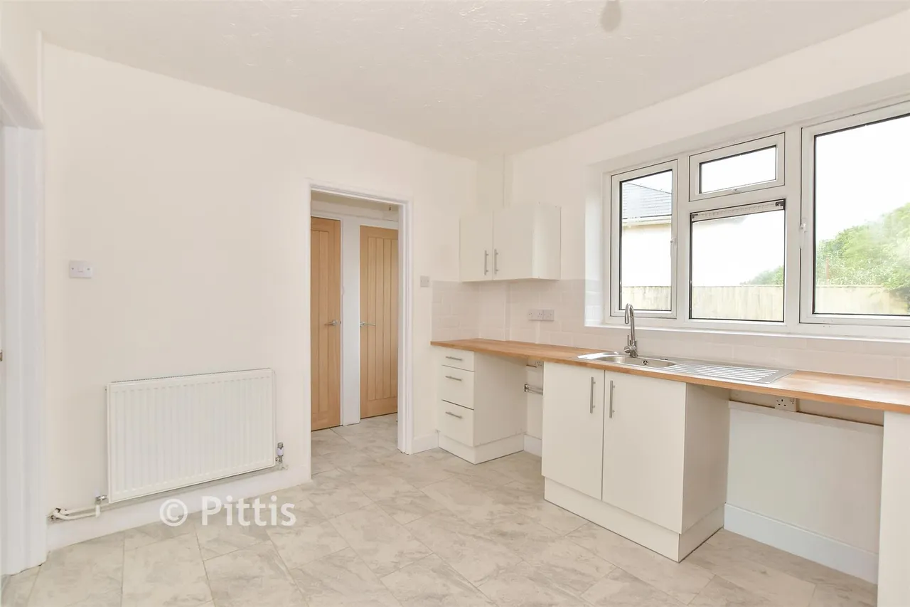School Lane, Newport, PO30, photo 5