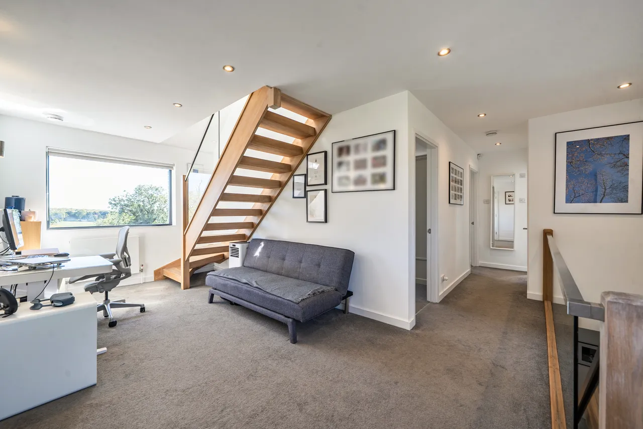 Longwood Road, Owslebury, SO21, photo 15