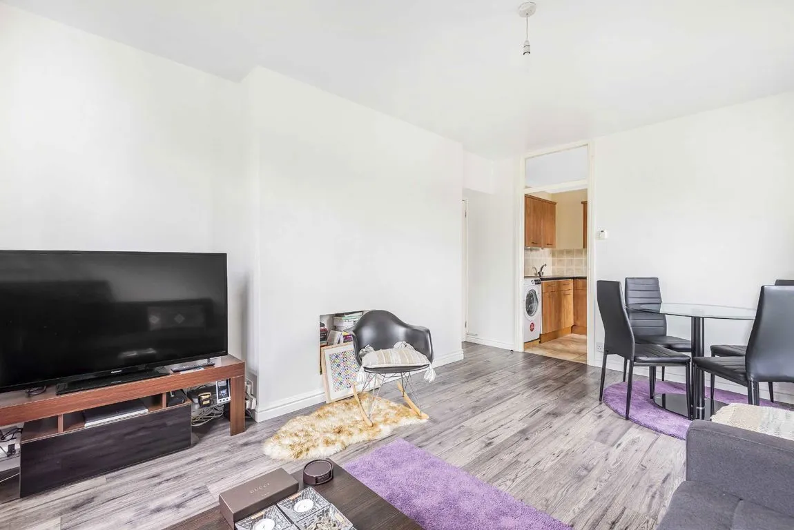 Strathdon Drive, SW17, photo 4