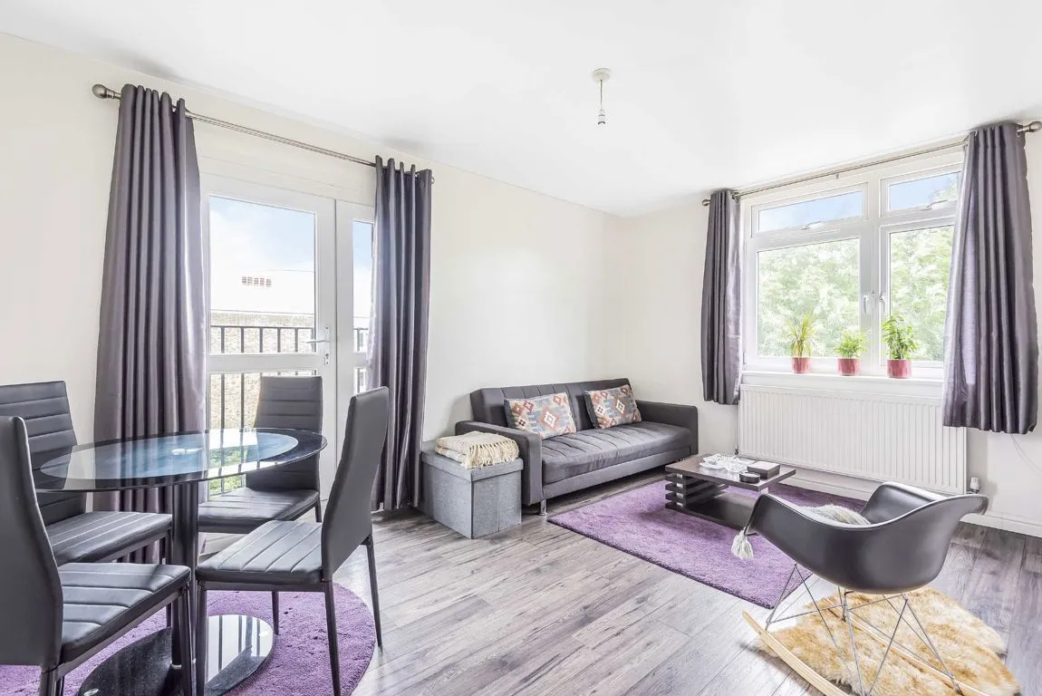 1 bed flat to rent, Strathdon Drive, SW17