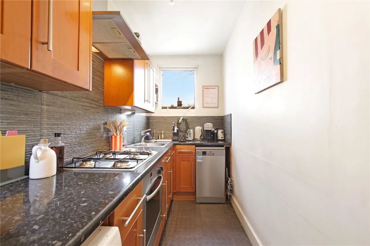 Edgeley Road, London, SW4, photo 3