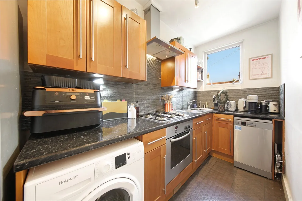 Edgeley Road, London, SW4, photo 10