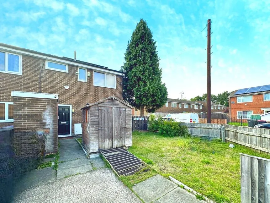 2 bed house to rent, Cairn Drive, Salford, M6