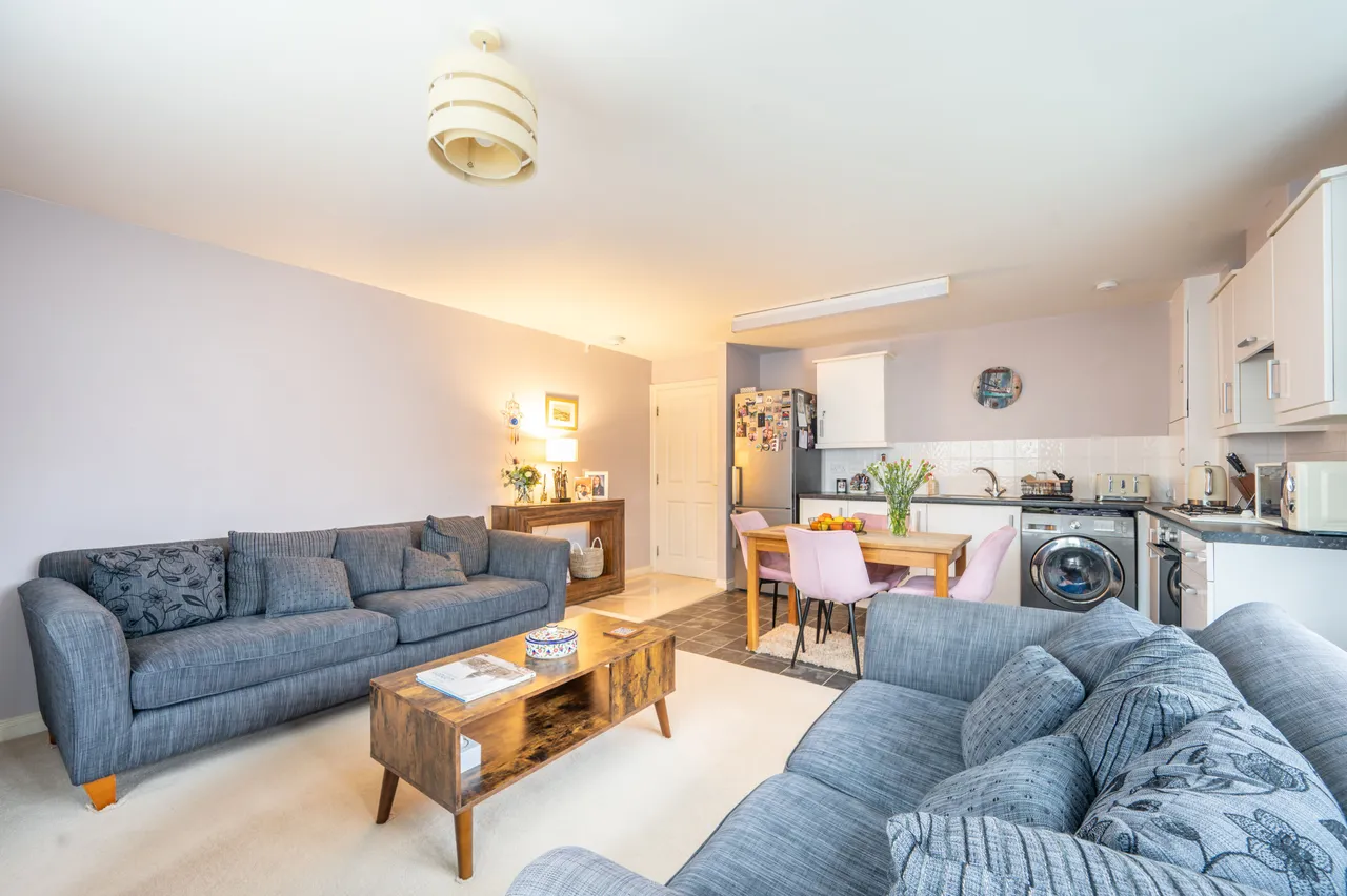 16 King George Crescent, Wembley, photo 6