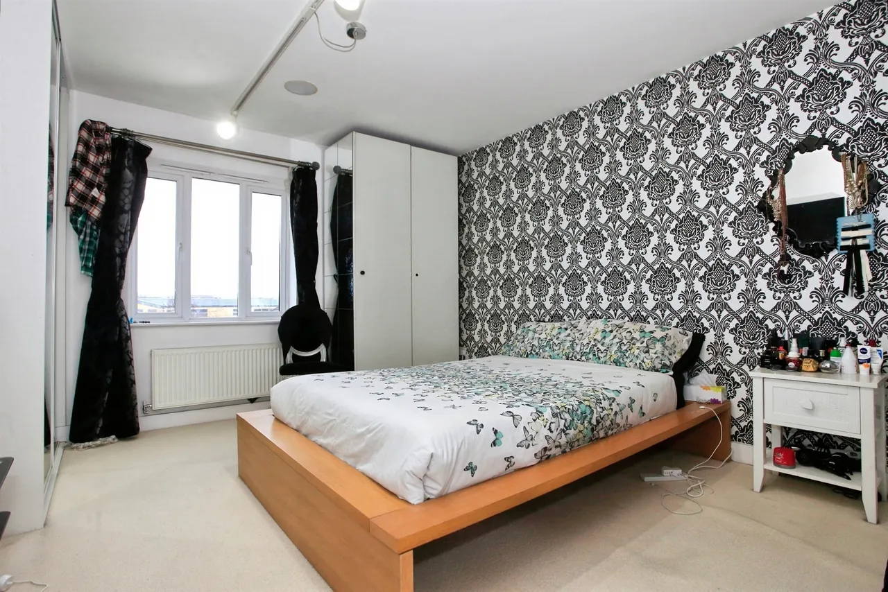Four Chimneys Crescent, Hampton Vale, Peterborough, photo 7