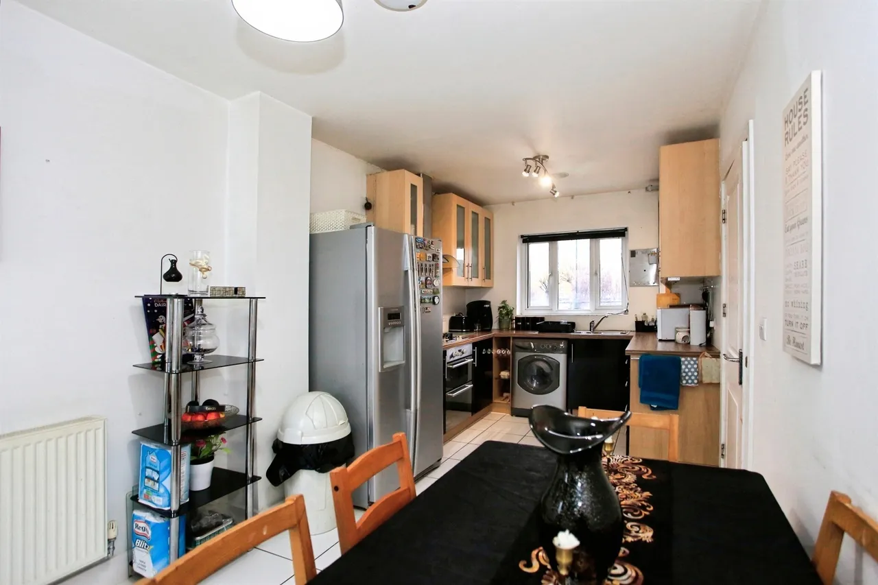Four Chimneys Crescent, Hampton Vale, Peterborough, photo 6