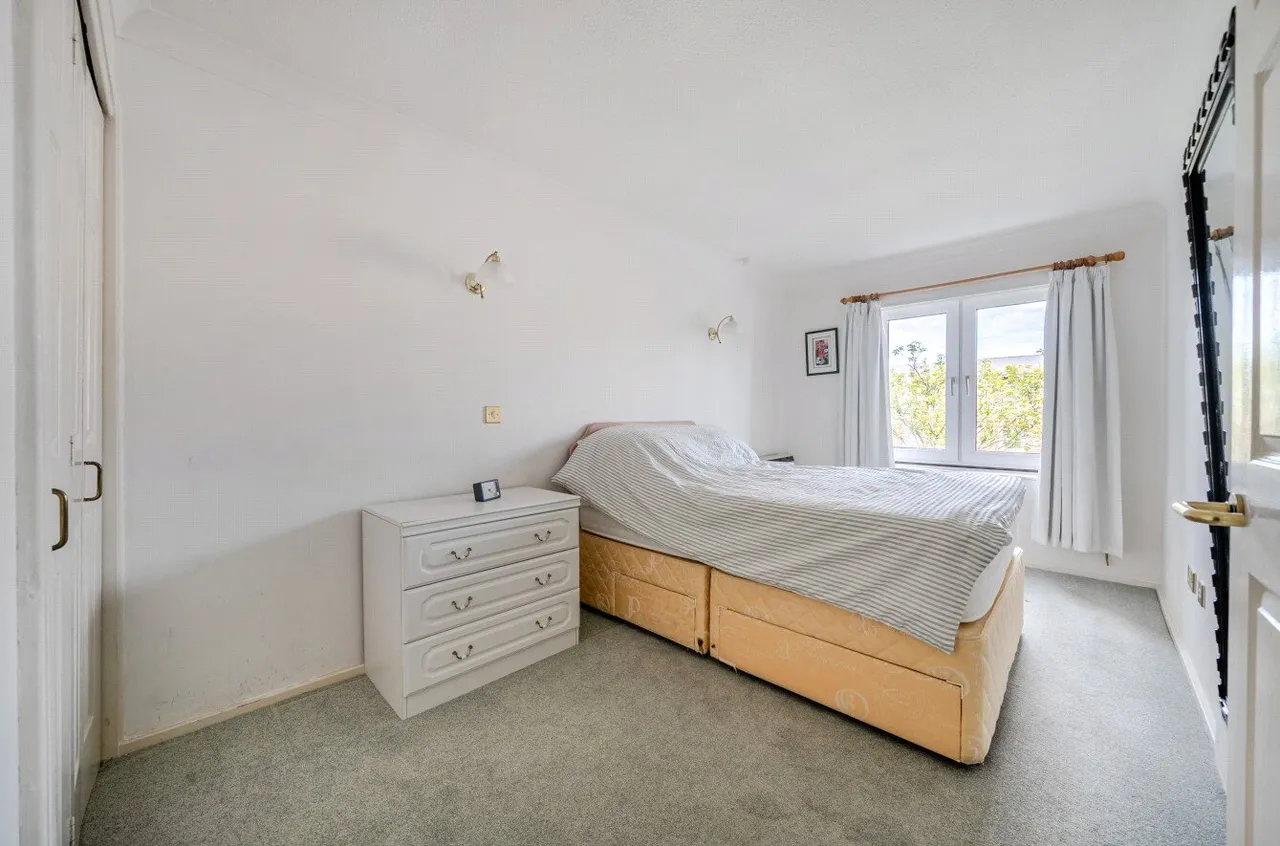 Mount Place, The Mount, GU2, photo 9