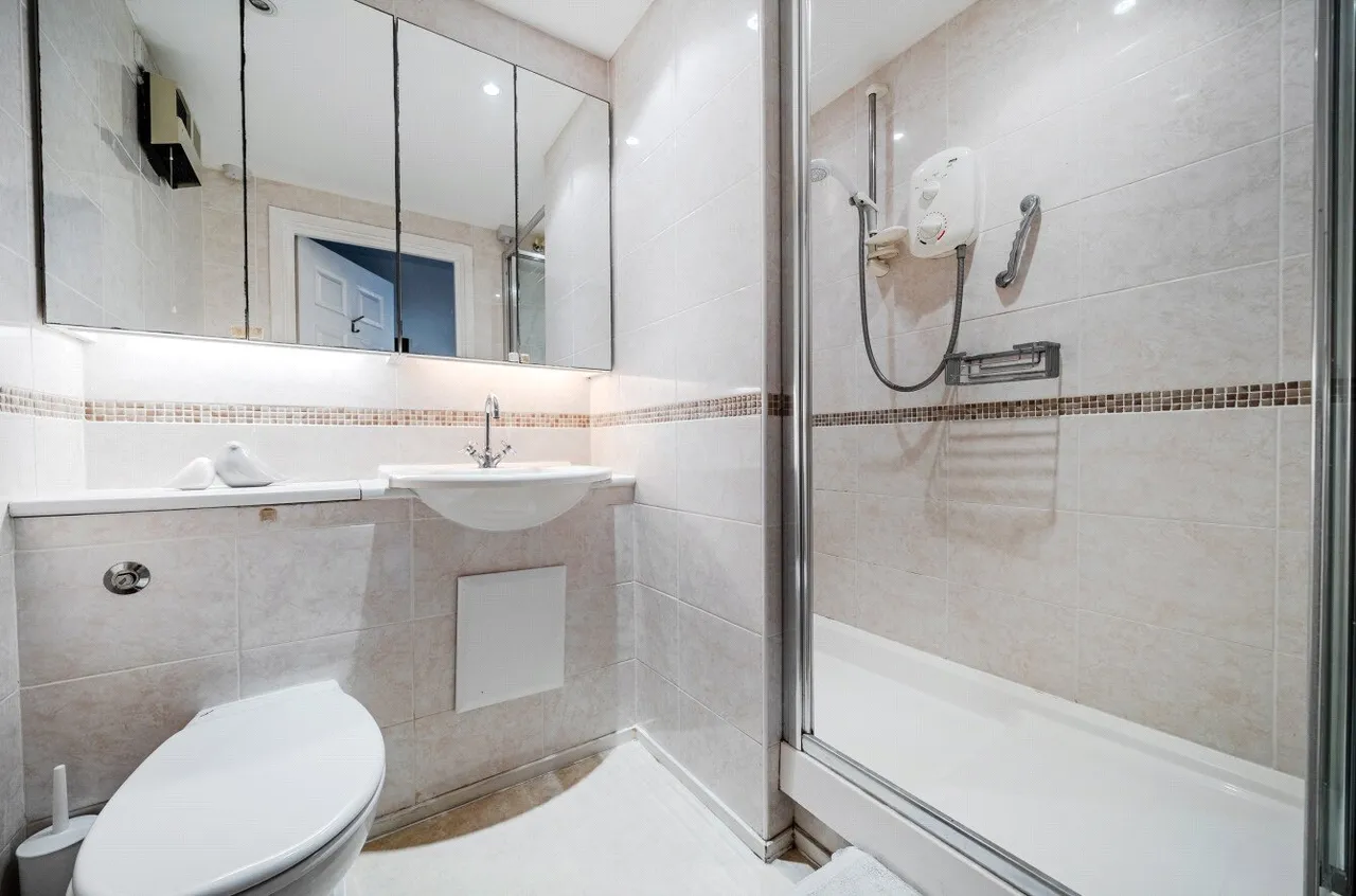 Mount Place, The Mount, GU2, photo 11
