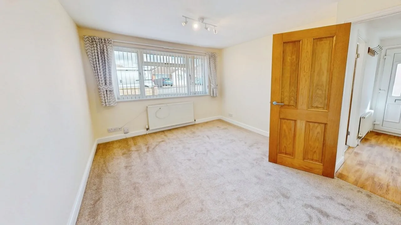 St Davids Close, Warden Hill, photo 11