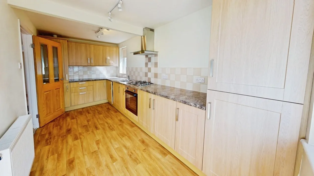 St Davids Close, Warden Hill, photo 4