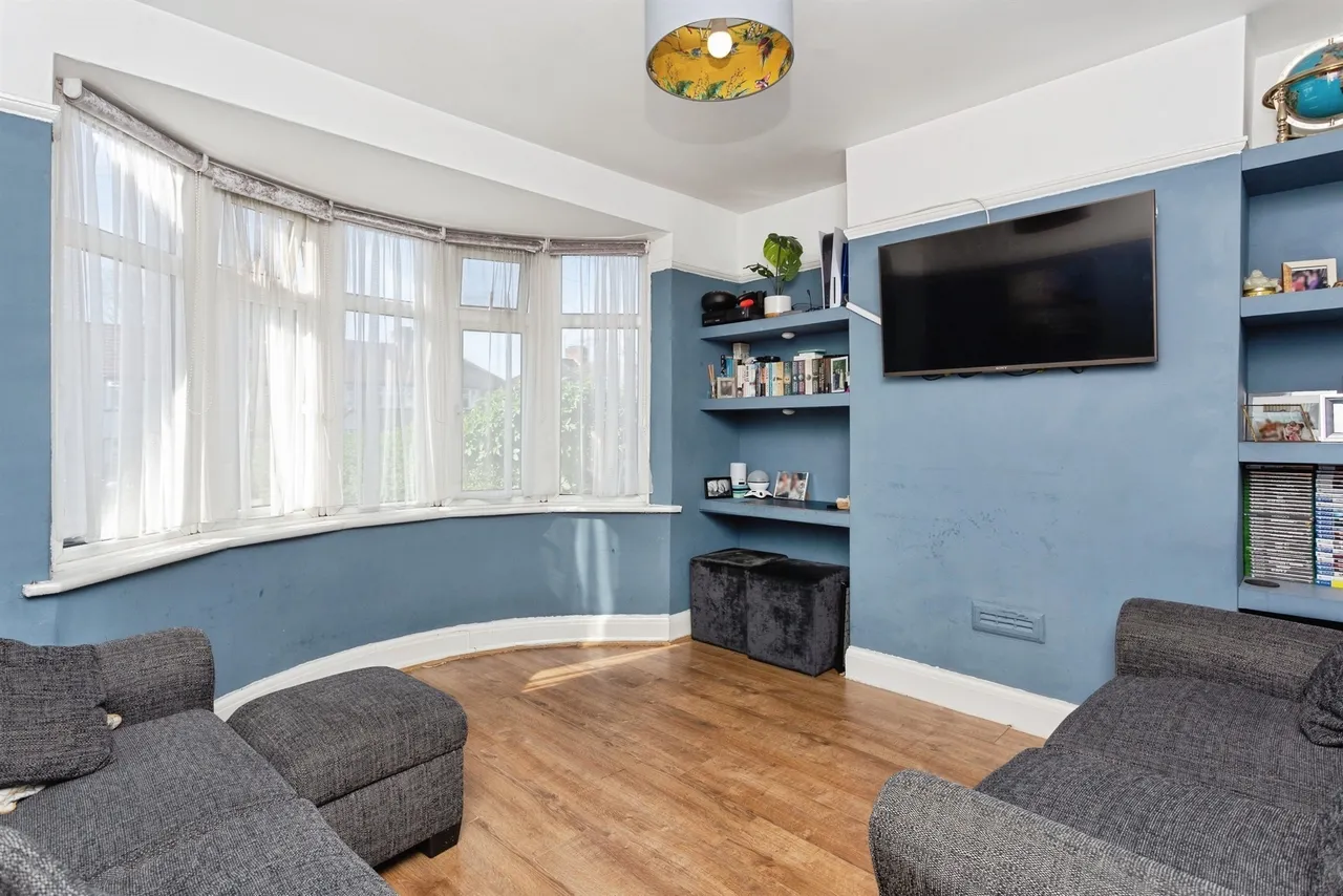 Roxeth Green Avenue, Harrow, HA2, photo 2