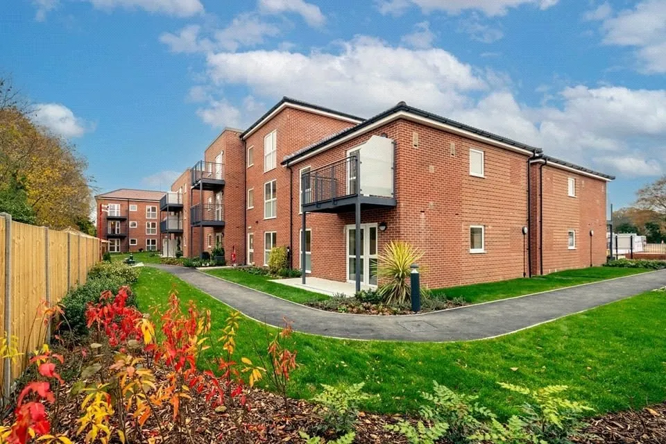 2 bed flat for sale — New Road, Tadley, RG26 3BR