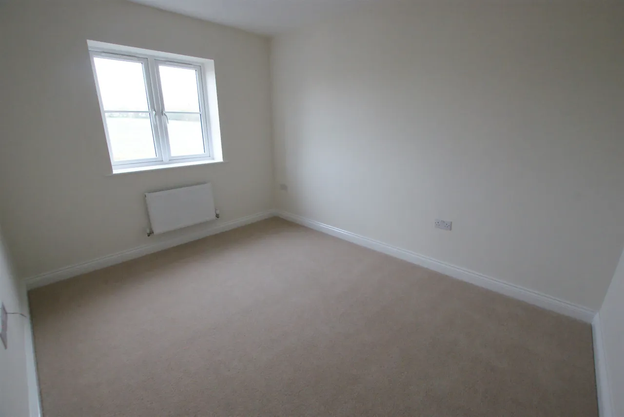 Silver Court, Hartley Wintney, RG27 8FJ, photo 9